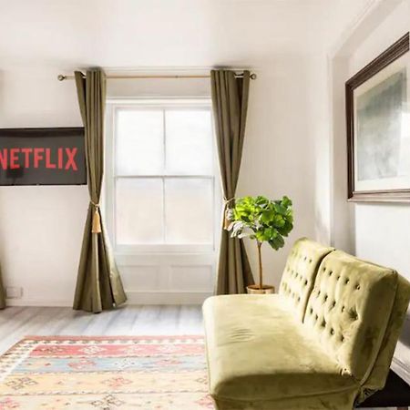 Victorian Style Apartment W/ Four-Poster Bed In Camden Town London Exterior foto